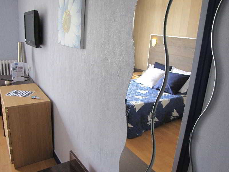 Breizh Hotel Crach Exteriör bild
